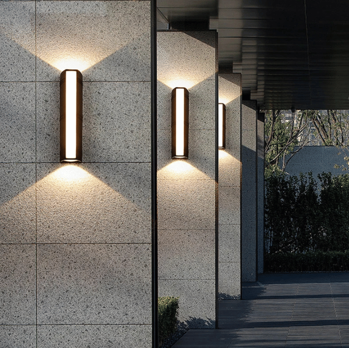 IVARA - Applique murale extérieure LED étanche IP65, éclairage moderne et durable pour jardin et terrasse