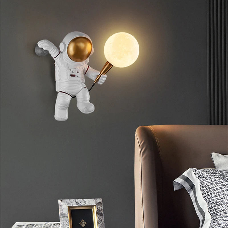 CELEST - Applique Murale Chambre Enfant, rêveuse avec astronaute et lune, éclairage magique et créatif