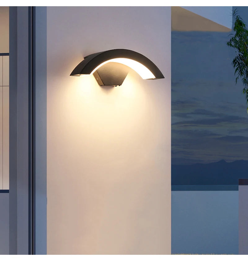 XELYRA -Applique murale extérieure avec détecteur de mouvement intégré , Design moderne avec diffuseur LED pour terrasse ou façade