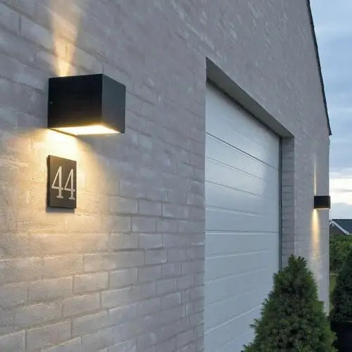 LYVRYN - Applique murale extérieure LED étanche IP65, éclairage directionnel moderne avec silhouette carrée pour jardin et terrasse