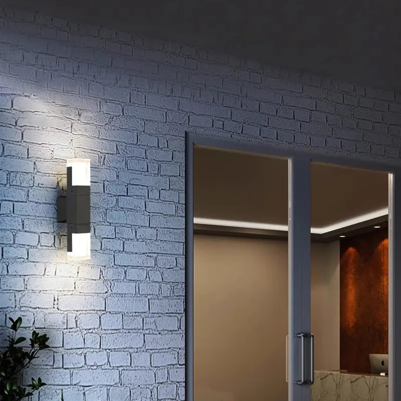 KORYTH - Applique murale extérieure avec détecteur de mouvement intégré, Éclairage LED, Résistant pour Jardin, Terrasse et Hall d'Entrée