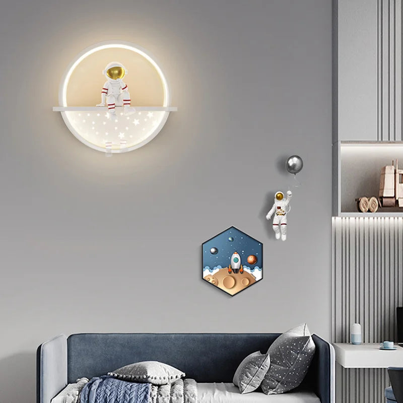 MYTHARIL - Applique Murale Chambre Enfant, LED Astronaute, Éclairage Fun